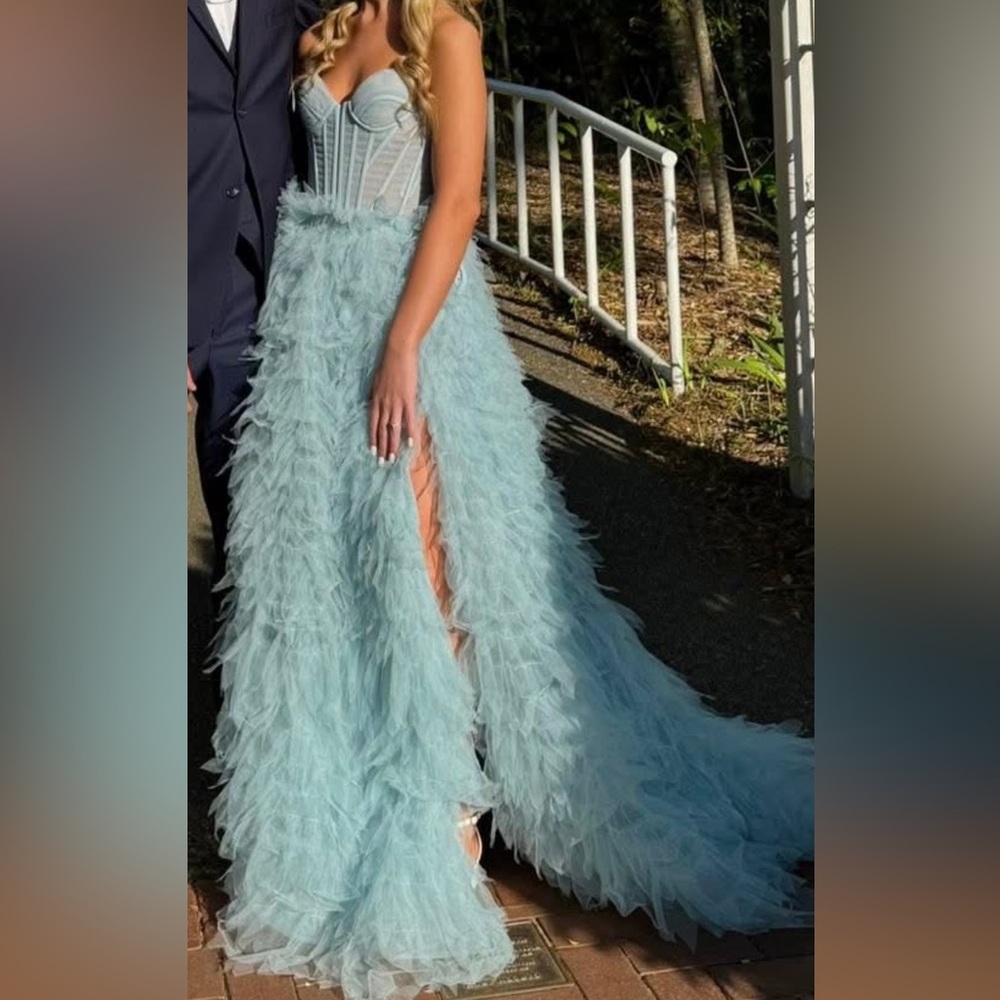 Elegant Blue Feathered Prom Dress